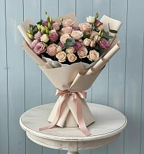 Букет цветов из:  Розы и Лизиантусы в Барда