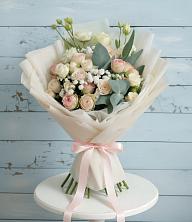 Букет цветов из:  Розы и Лизиантусы в Барда