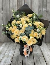 Букет цветов из:  Розы и Лизиантусы в Барда