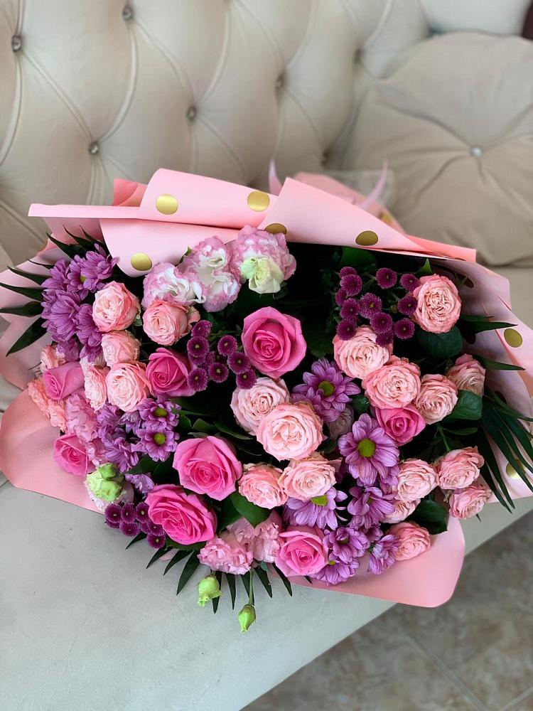 Букет цветов из: Хризантемы, Розы и Лизиантусы в Барда