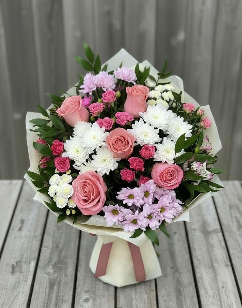 Букет цветов из: Альстромерии, Гвоздики, Розы и Хризантемы в Барда