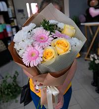 Букет цветов из:  Герберы, Розы и Хризантемы в Барда