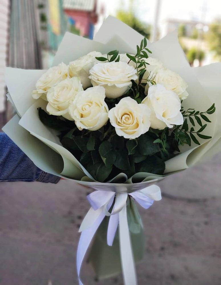 Букет Белые розы Проуд в Барда