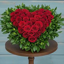 Цветочная композиция из Розы в виде сердца в Барда