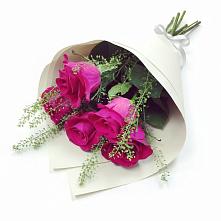 Букет цветов из:  Розы в Барда