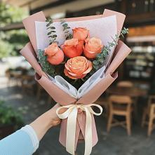 Букет цветов из:  Розы в Барда