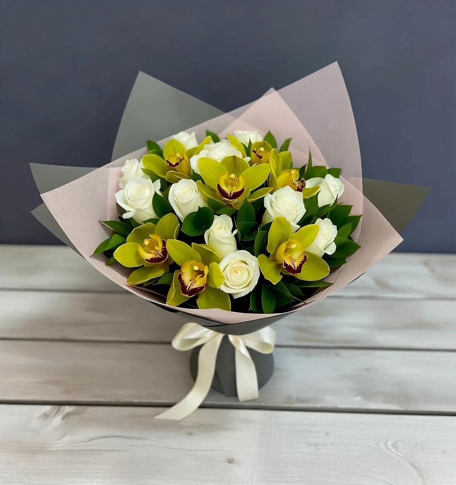 Букет цветов из: Орхидеи и Розы в Барда