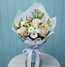 Букет цветов из:  Розы и Лизиантусы в Барда