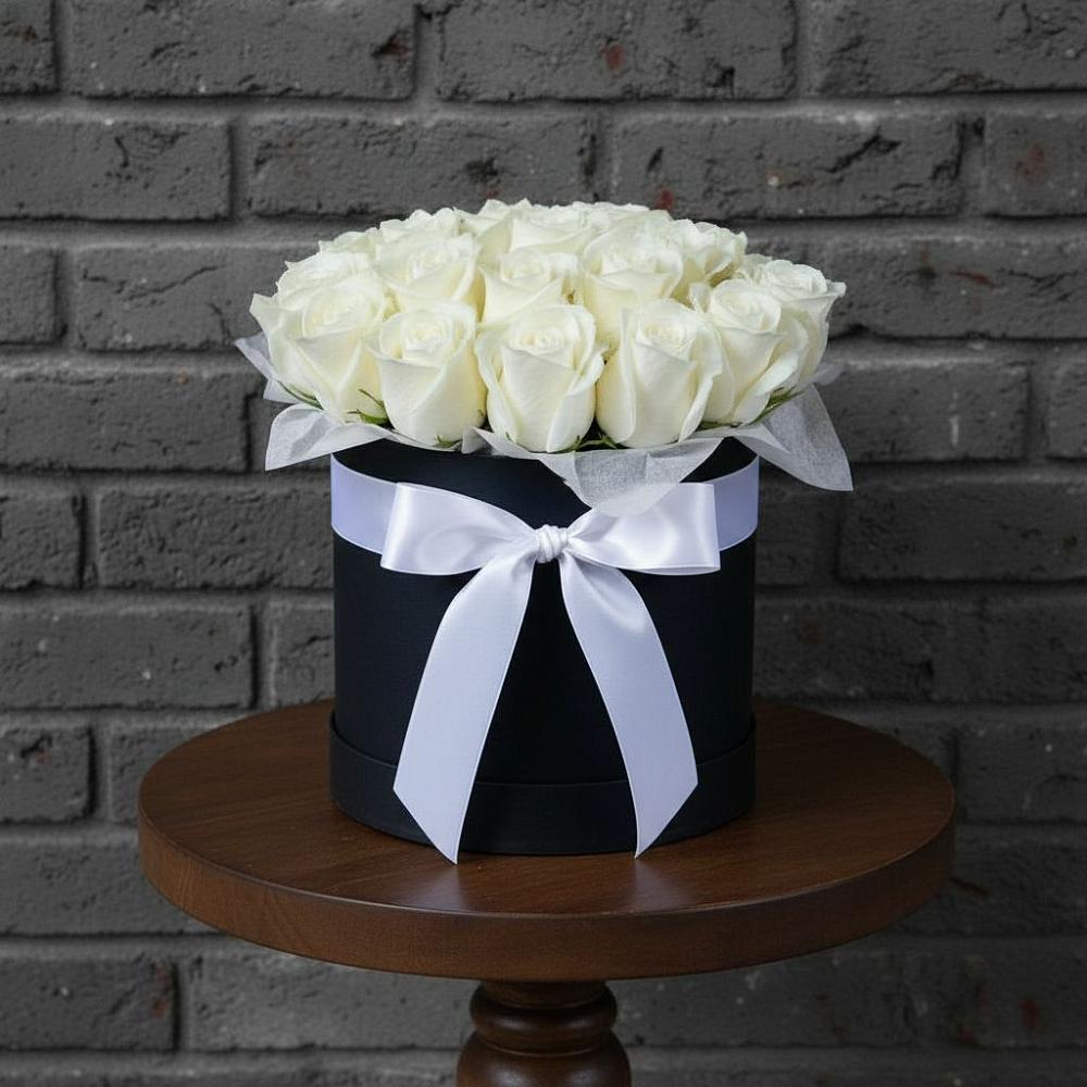 Цветочная композиция из Розы в шляпной коробке в Барда