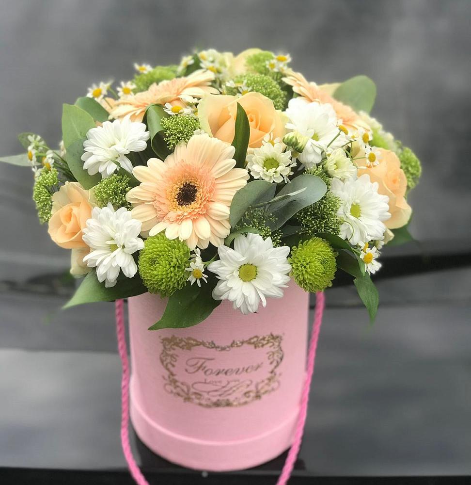 Цветочная композиция из Розы, Герберы и Хризантемы в шляпной коробке в Барда