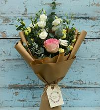 Букет цветов из:  Розы и Лизиантусы в Барда