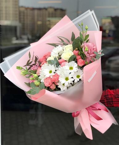 Букет цветов из: Розы, Лизиантусы и Хризантемы в Барда