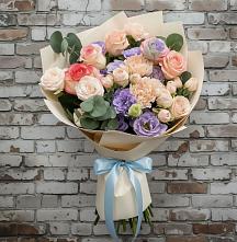 Букет цветов из:  Розы, Лизиантусы и Гвоздики в Барда