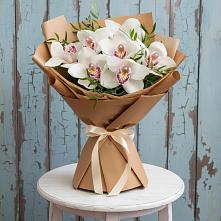 Букет цветов из:  Орхидеи и Розы в Барда