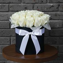 Цветочная композиция из Розы в шляпной коробке #REPLACE_PRED# Барда